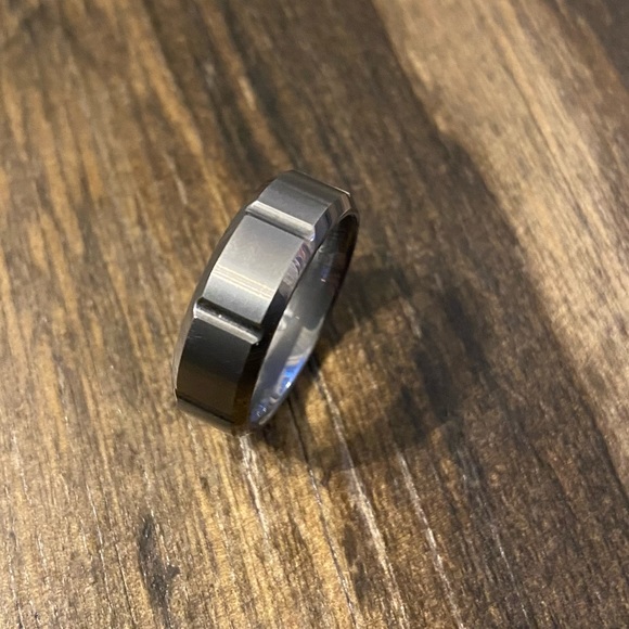 BENCHMARK Mens Size 8, 7MM Brushed Tungsten Wedding Band with Vertical Groove. - Picture 10 of 12